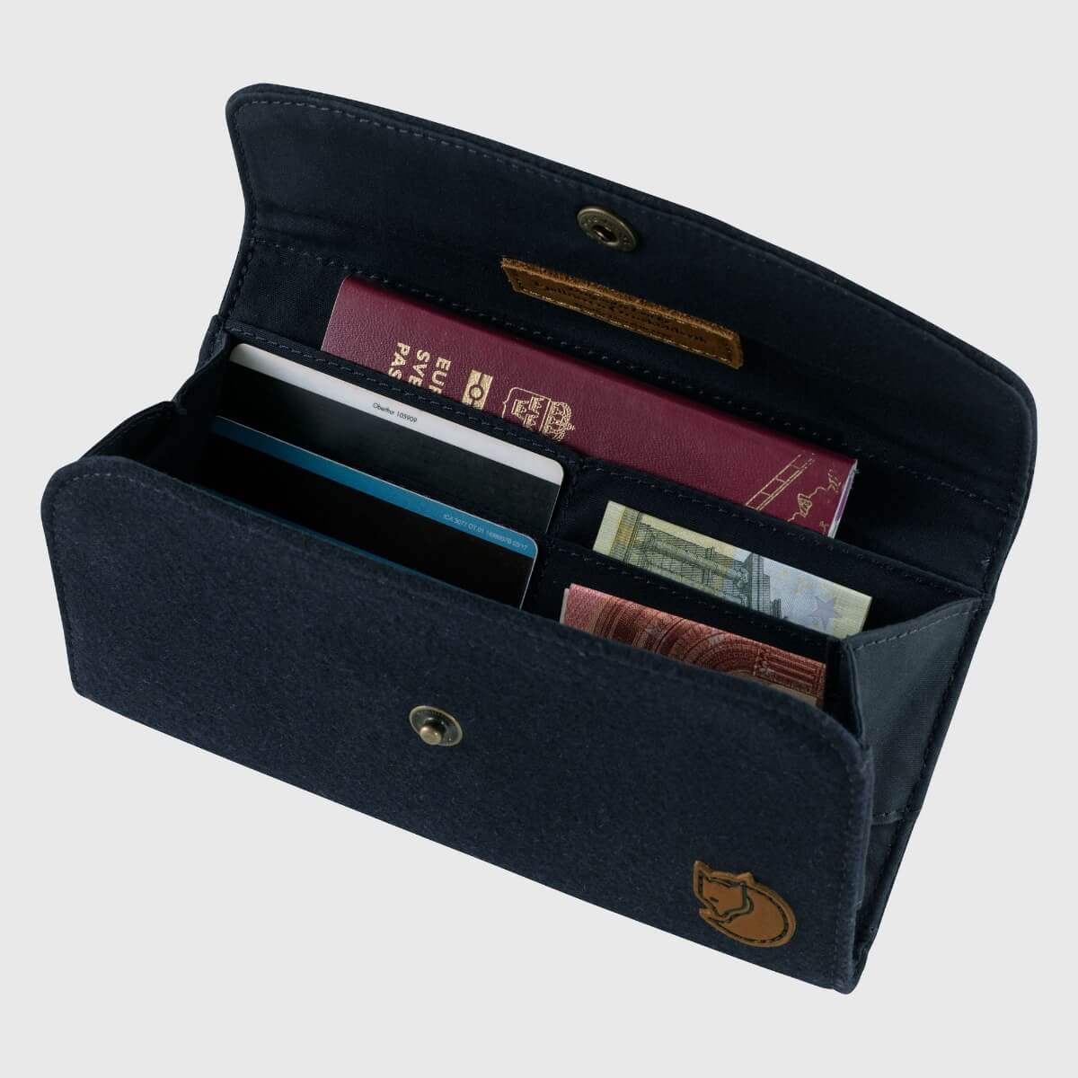 Norrvåge Travel Wallet